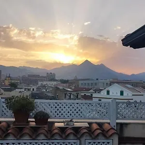 https://la-terrazza-di-palermo.palermohotels.org